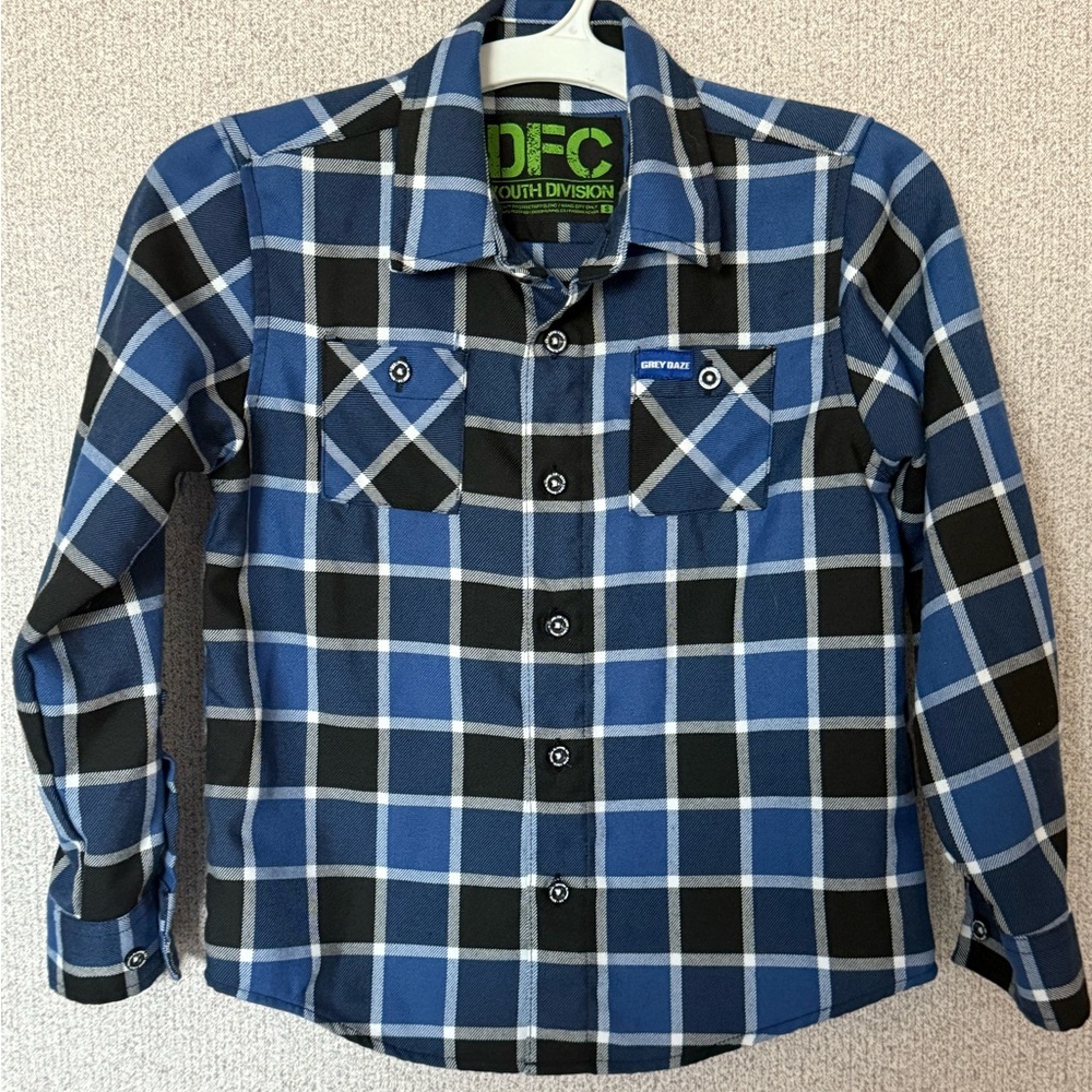 Dixxon Kids Size Small “GREY DAZE’’ plaid‎ button down long sleeve shirt blue